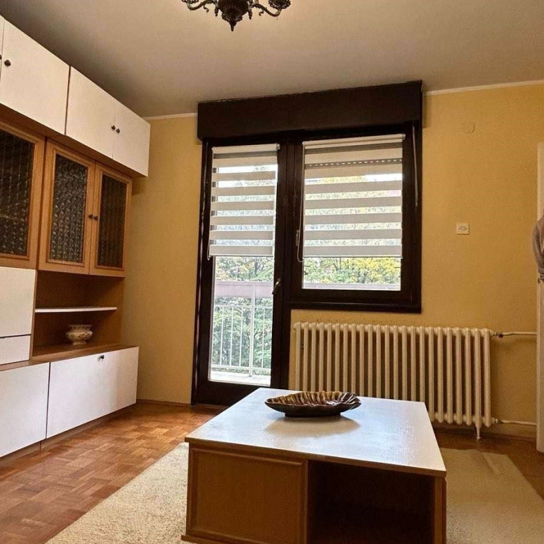 Stan Izdavanje Novi Sad  56 m2