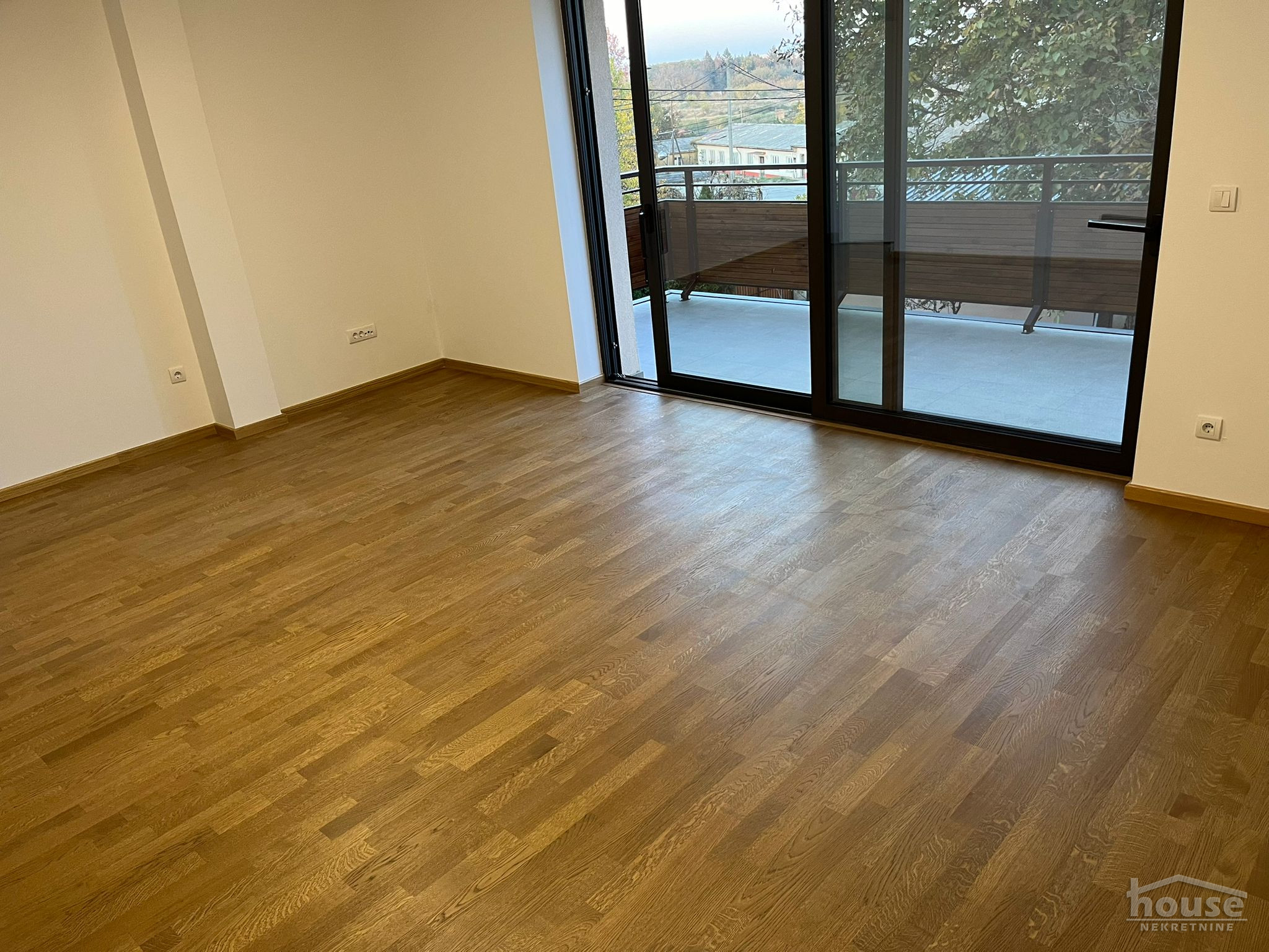 Kuća Izdavanje Novi Sad Kuća Izdavanje Novi Sad 247 m2