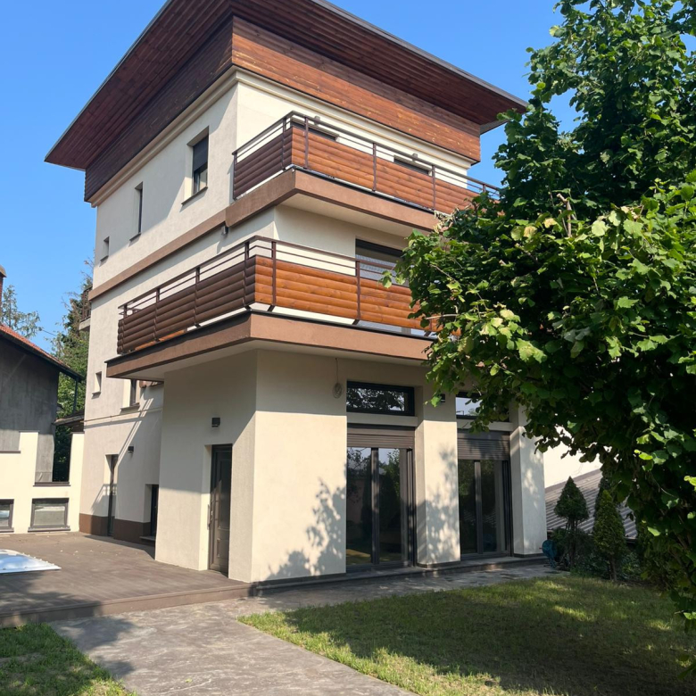 Kuća Izdavanje Novi Sad  247 m2