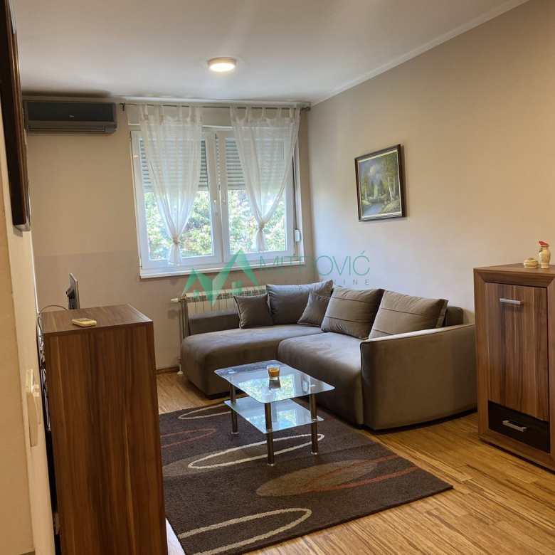 Stan Prodaja Novi Sad  28 m2