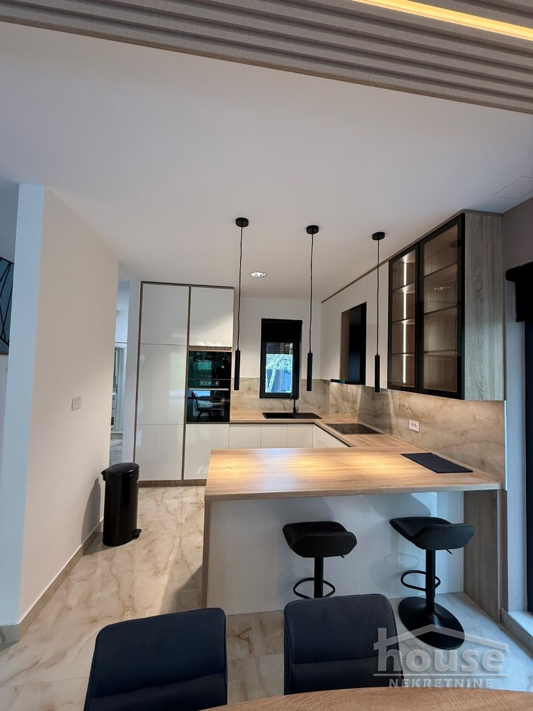 Kuća Izdavanje Novi Sad  200 m2