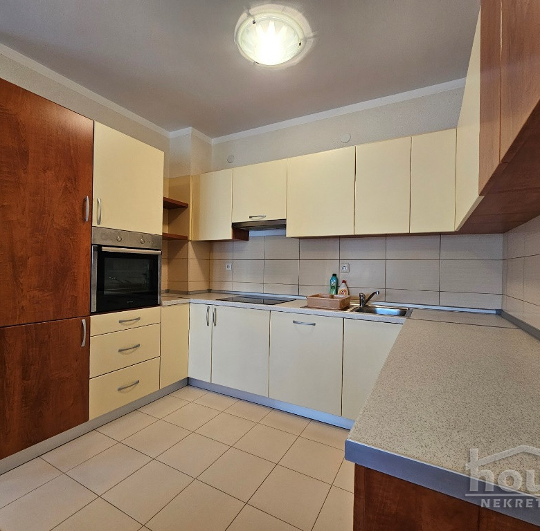 Stan Izdavanje Novi Sad  78 m2