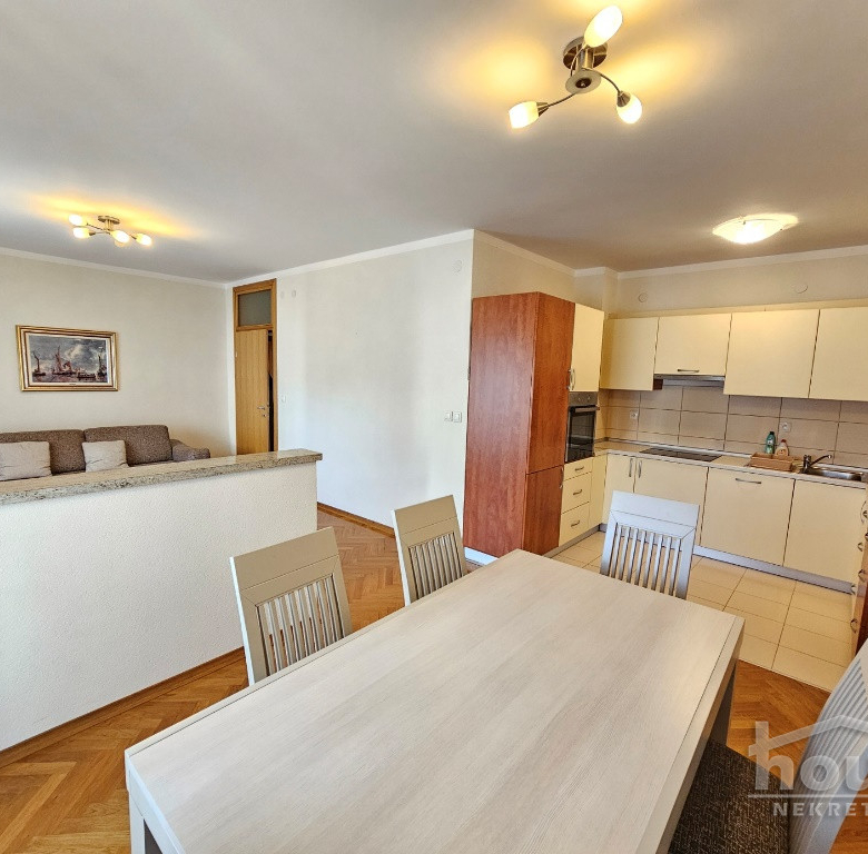 Stan Izdavanje Novi Sad  78 m2