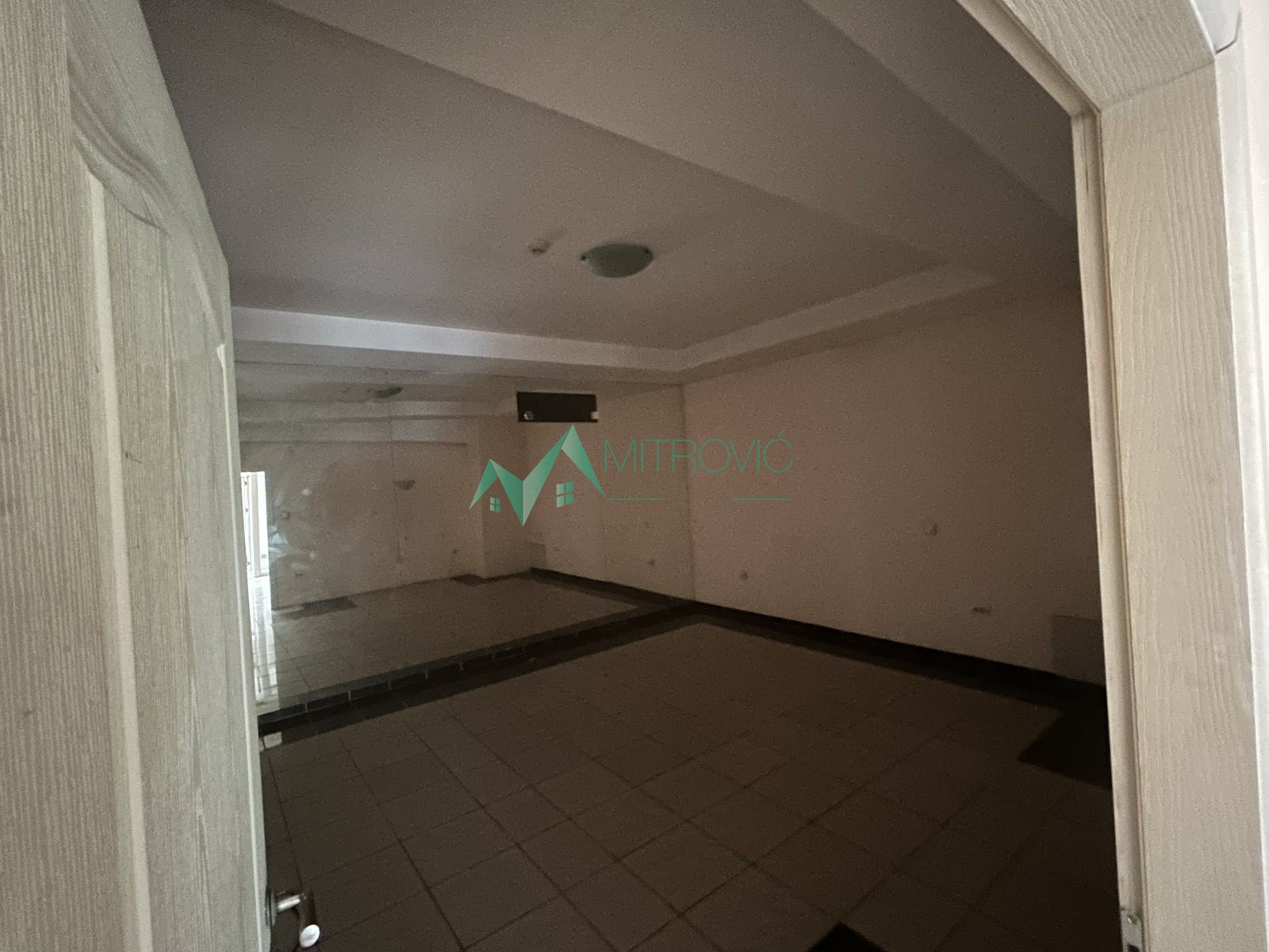 Lokal za izdavanje, Bulevar Oslobođenja, Novi Sad, 522m², 8.500 €/mes