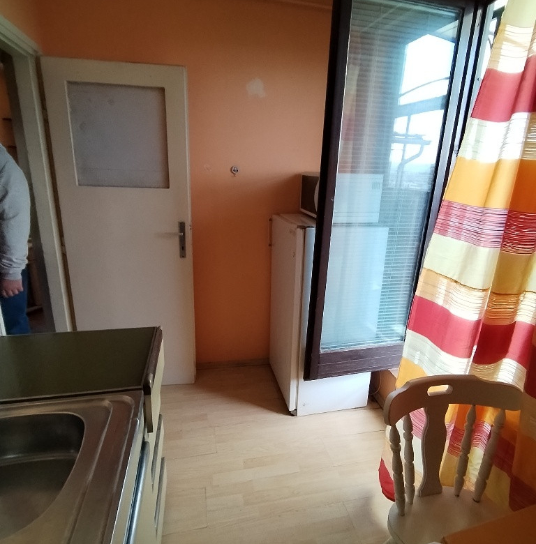Stan Izdavanje Novi Sad  25 m2