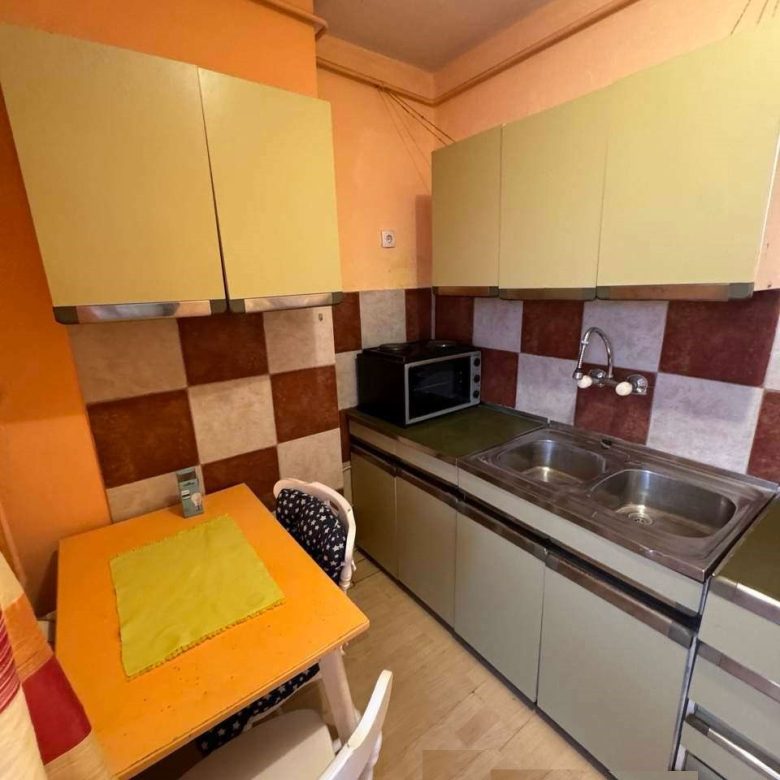 Stan Izdavanje Novi Sad  25 m2
