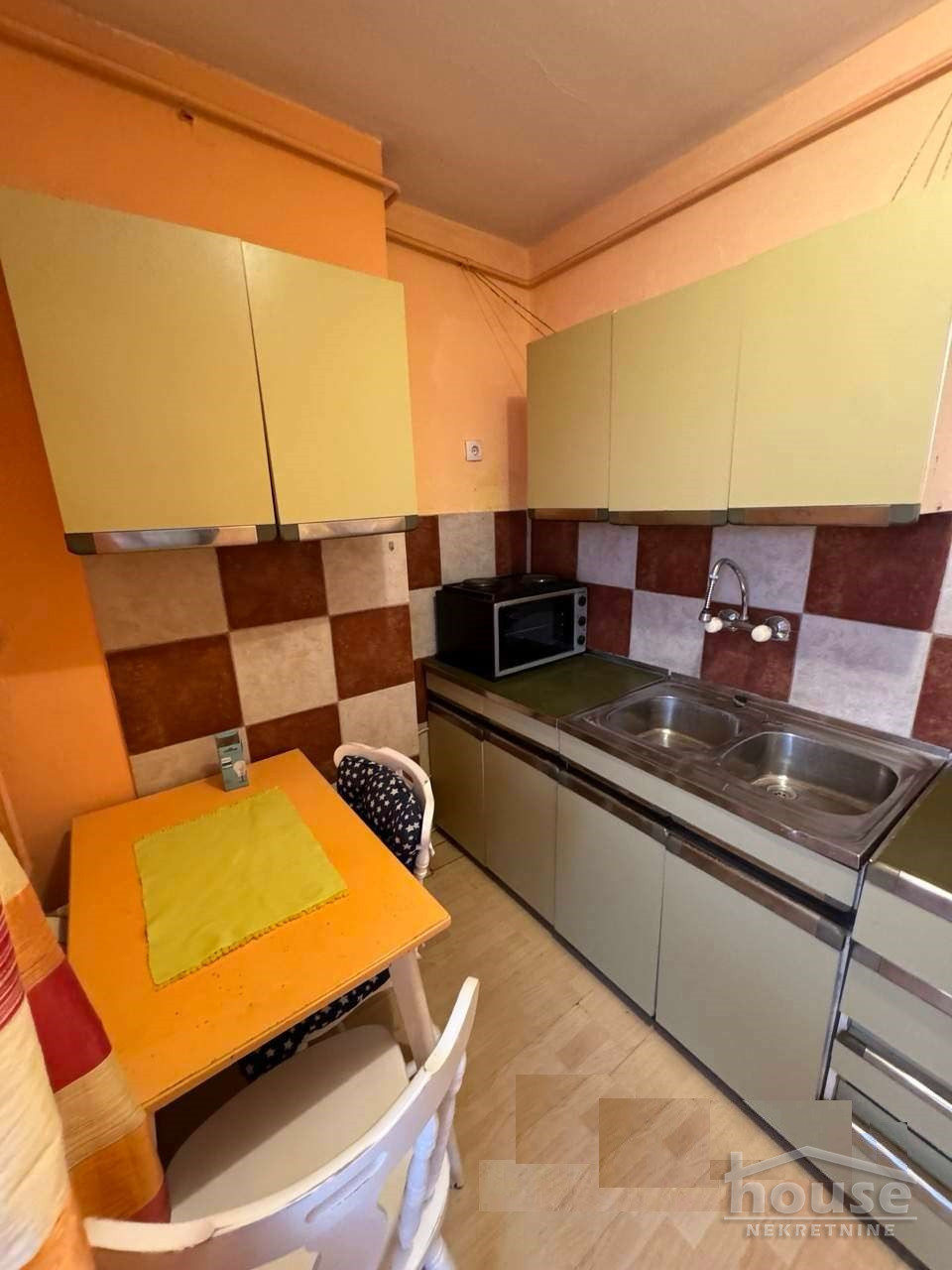 Stan Izdavanje Novi Sad  25 m2