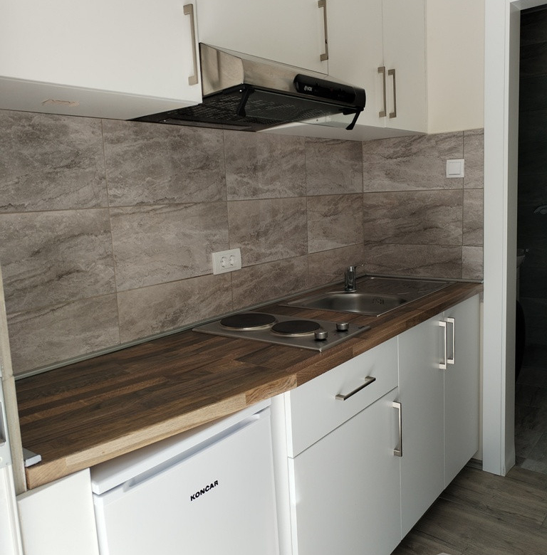 Stan Izdavanje Novi Sad  22 m2