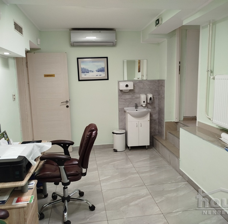 Lokal Izdavanje Novi Sad  76 m2