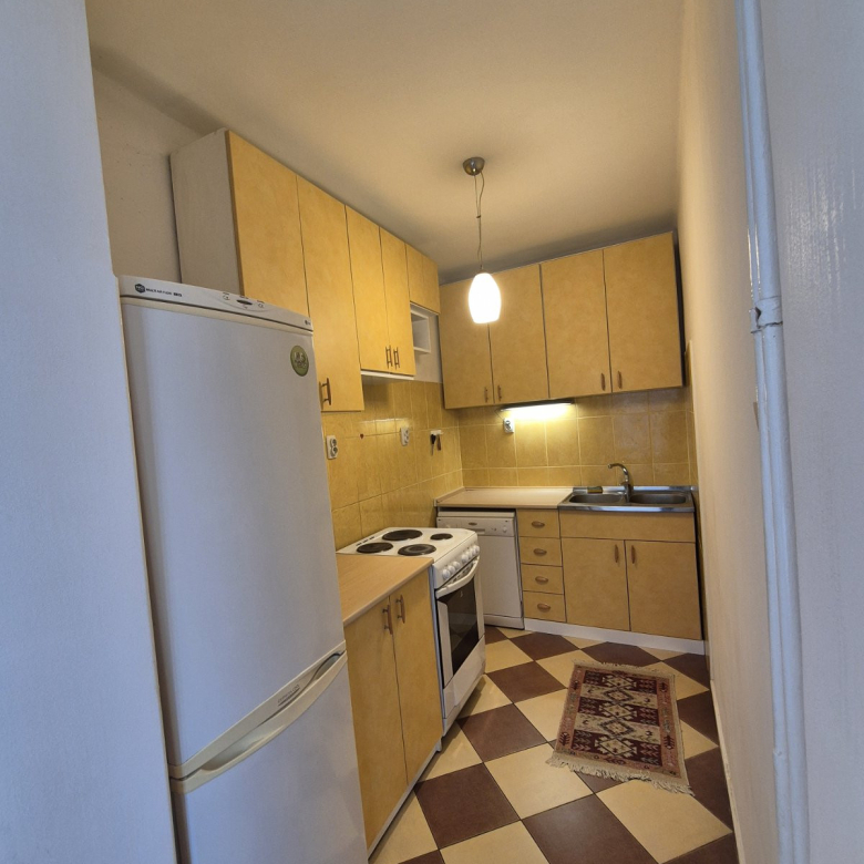 Stan Izdavanje Novi Sad  72 m2