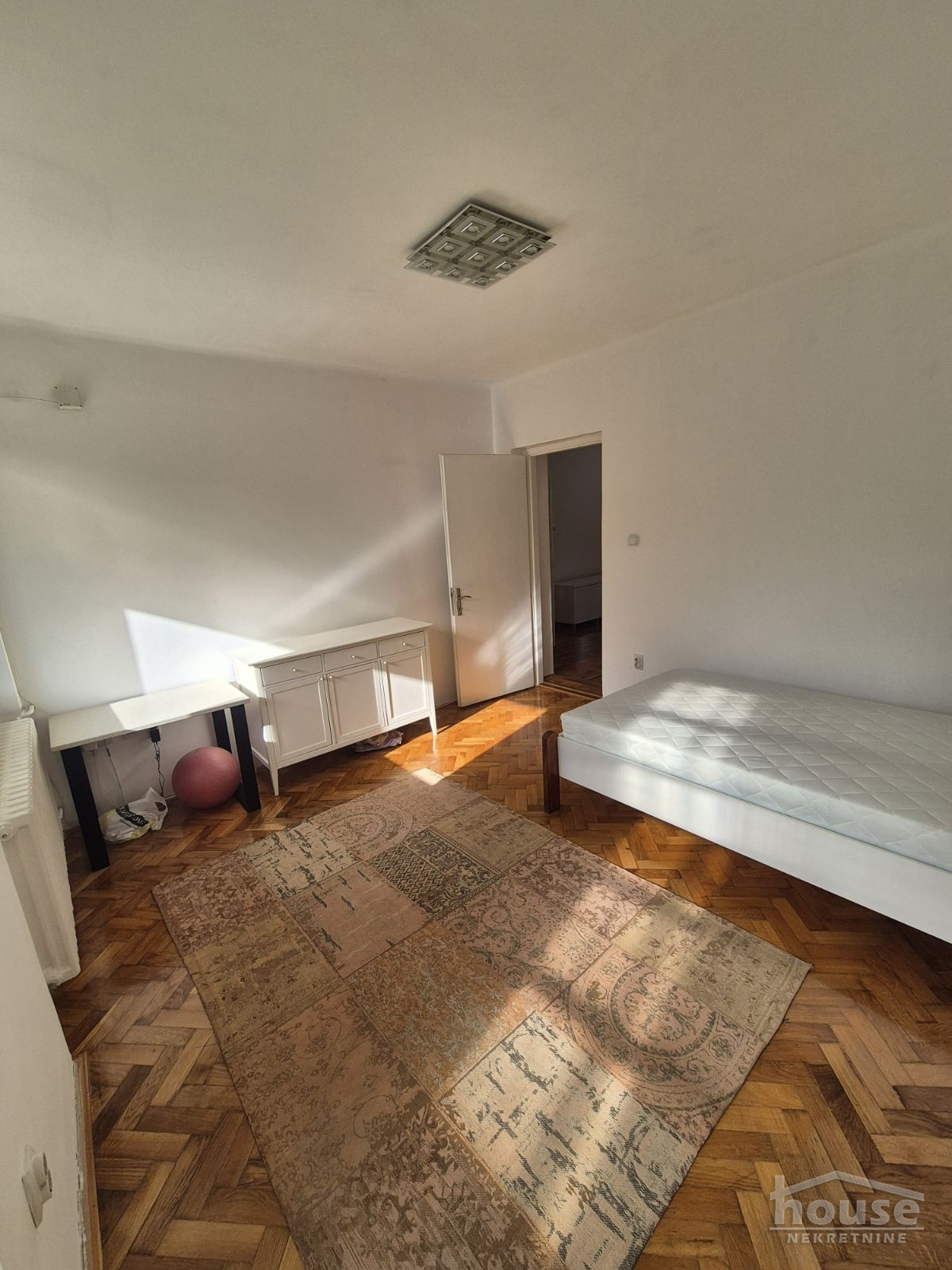 Stan Izdavanje Novi Sad  72 m2