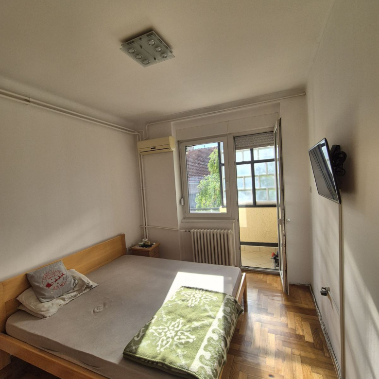 Stan Izdavanje Novi Sad  72 m2