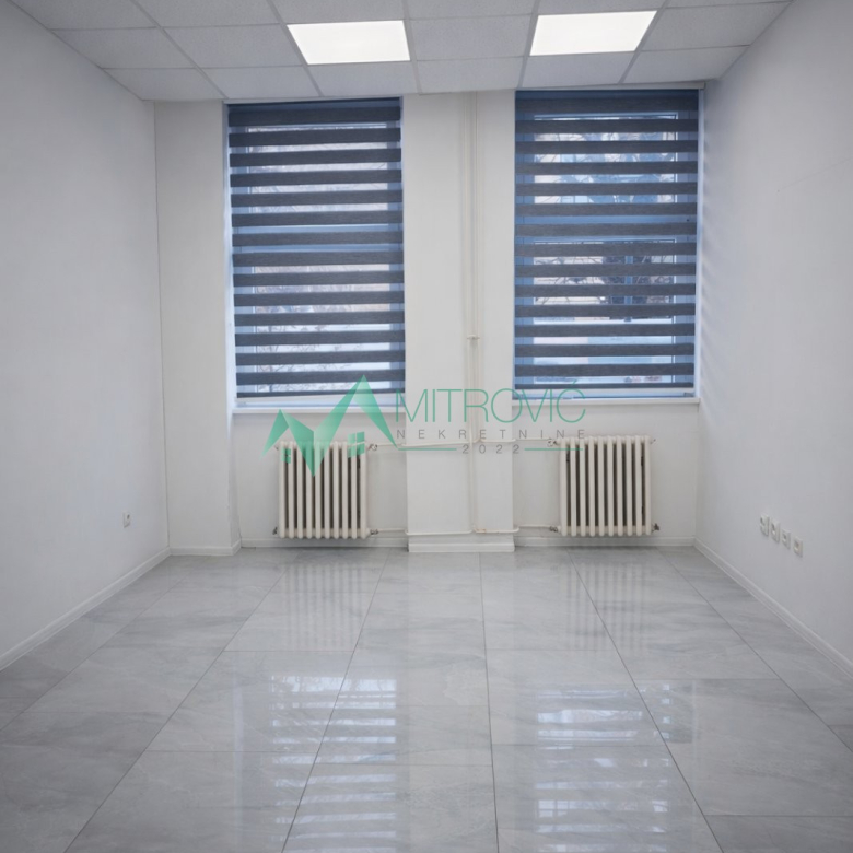 Lokal Prodaja Novi Sad  235 m2