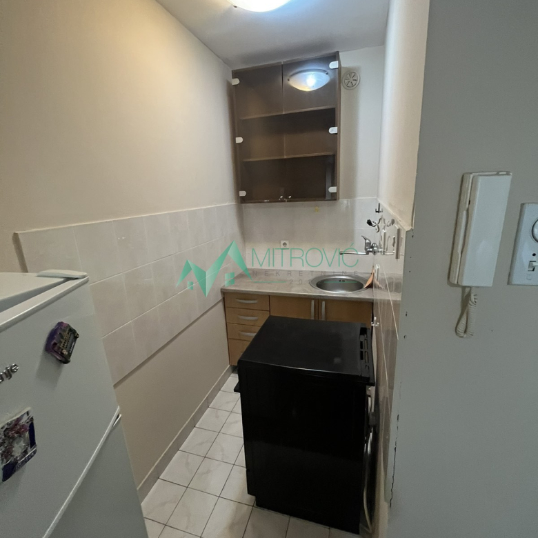 Stan Prodaja Novi Sad  27 m2
