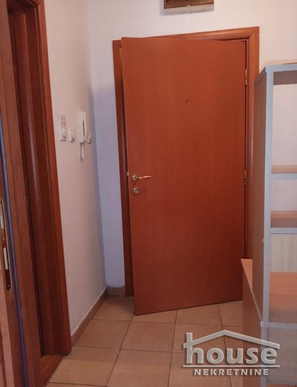 Stan Izdavanje Novi Sad  28 m2