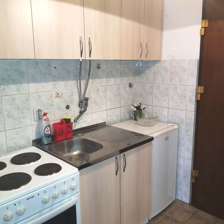 Stan Izdavanje Novi Sad  24 m2