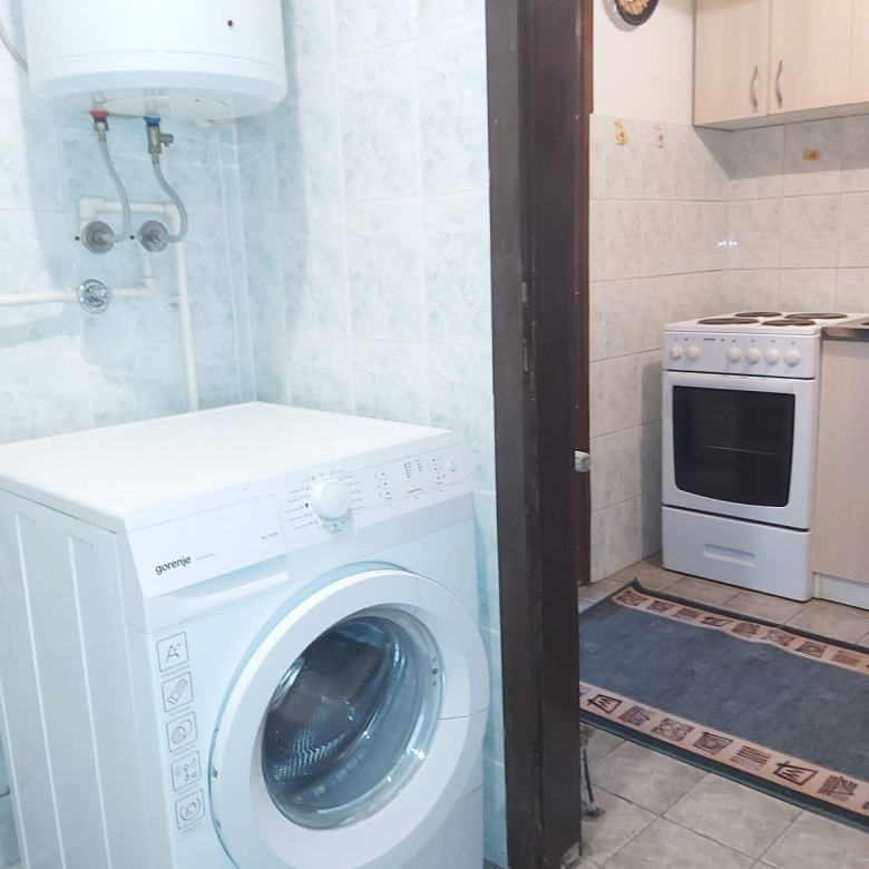 Stan Izdavanje Novi Sad  24 m2