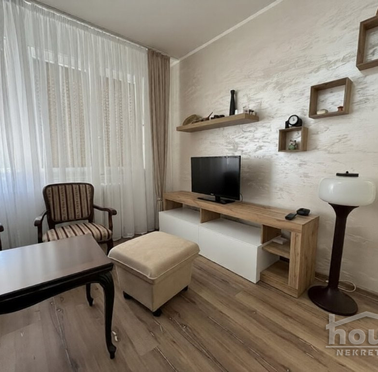 Stan Izdavanje Novi Sad  67 m2