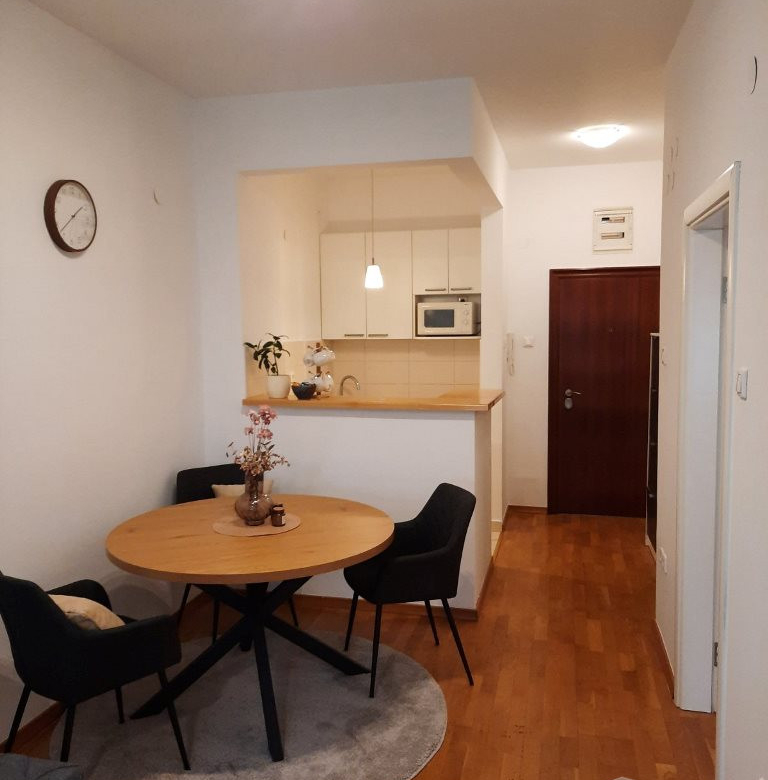 Stan Izdavanje Novi Sad  41 m2