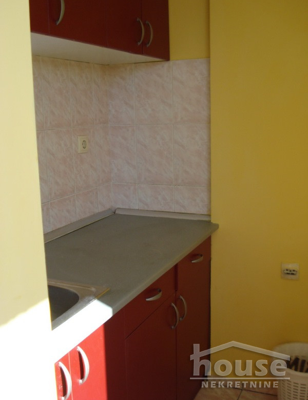 Stan Izdavanje Novi Sad  28 m2