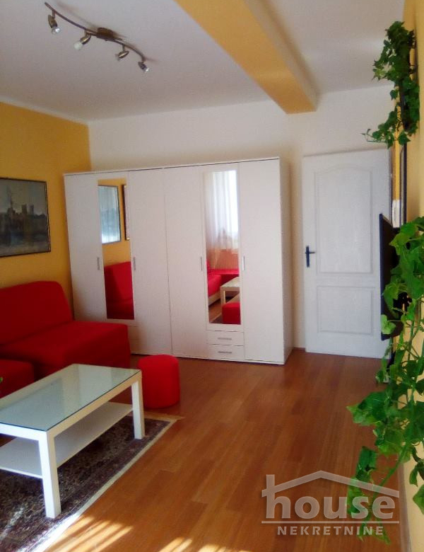 Stan Izdavanje Novi Sad  28 m2