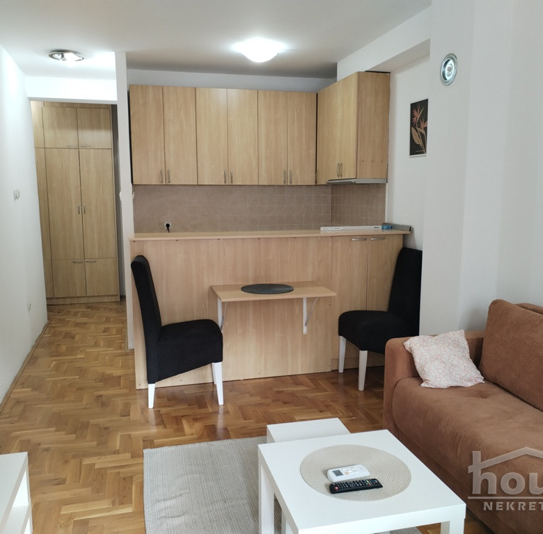 Stan Izdavanje Novi Sad  29 m2