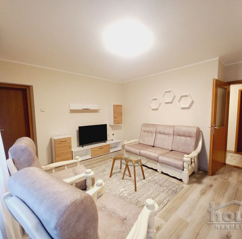 Stan Izdavanje Novi Sad  80 m2
