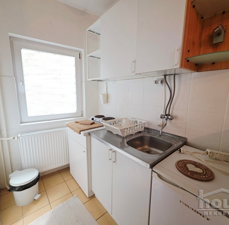 Stan Izdavanje Novi Sad  28 m2