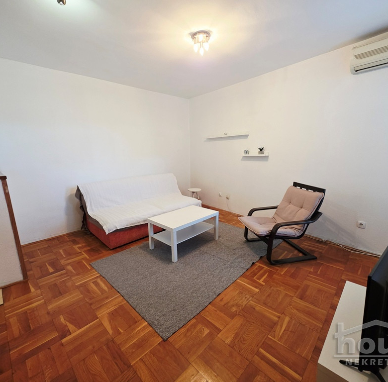 Stan Izdavanje Novi Sad  28 m2