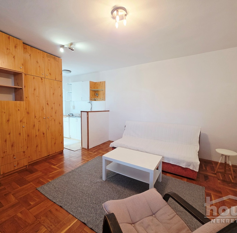Stan Izdavanje Novi Sad  28 m2