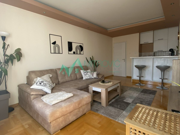 Stan Prodaja Novi Sad  48 m2
