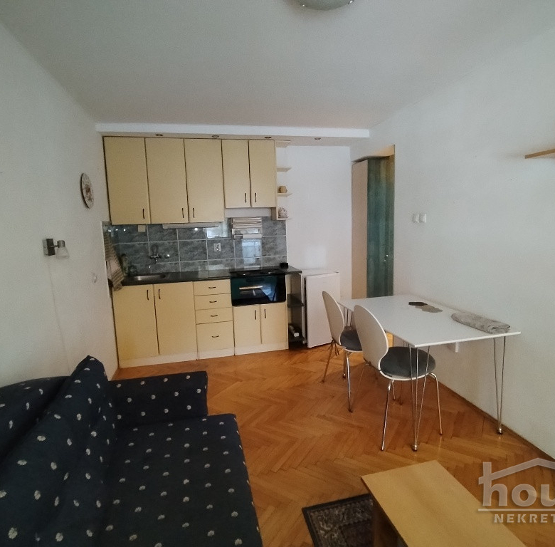 Stan Izdavanje Novi Sad  25 m2