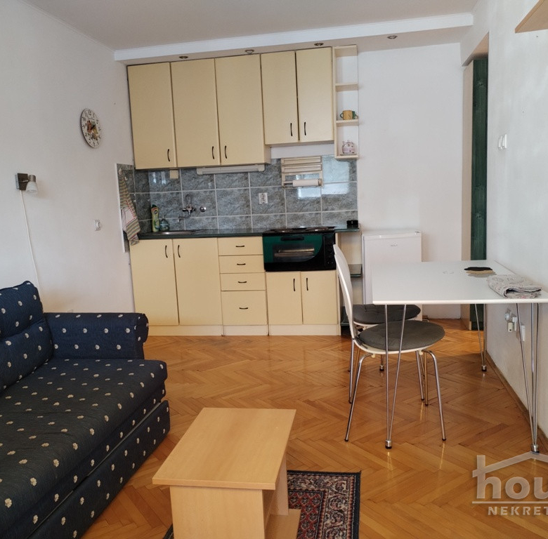 Stan Izdavanje Novi Sad  25 m2