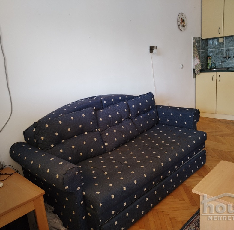 Stan Izdavanje Novi Sad  25 m2