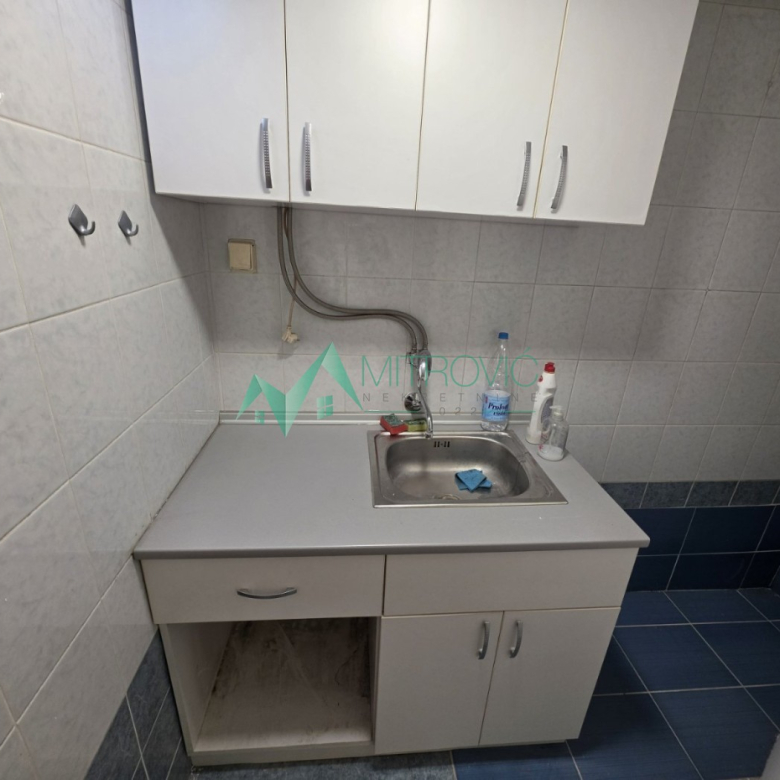 Lokal Prodaja Novi Sad  73 m2