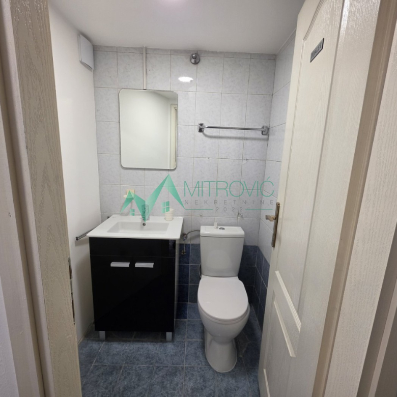 Lokal Prodaja Novi Sad  73 m2