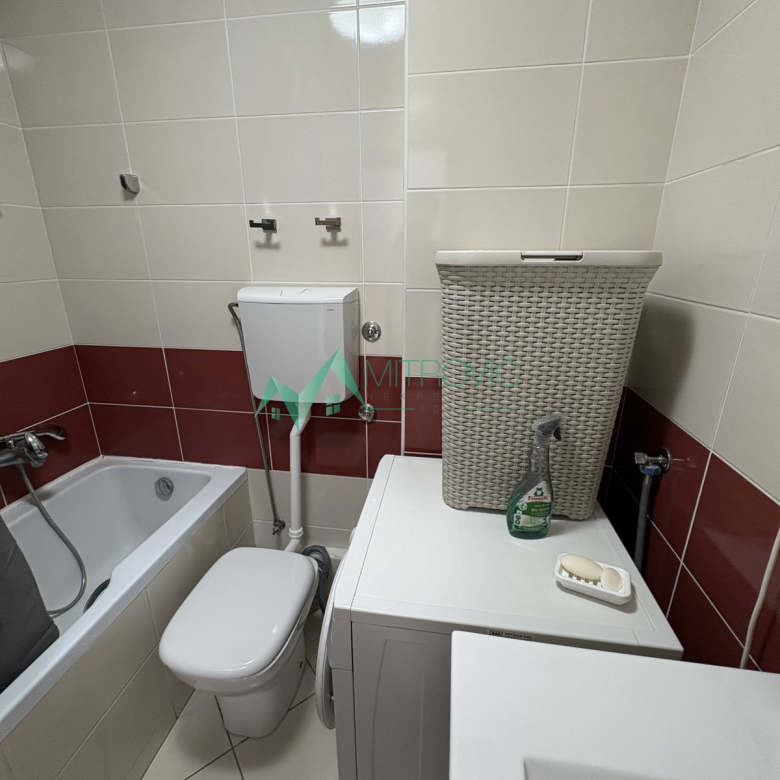Stan Prodaja Novi Sad  42 m2