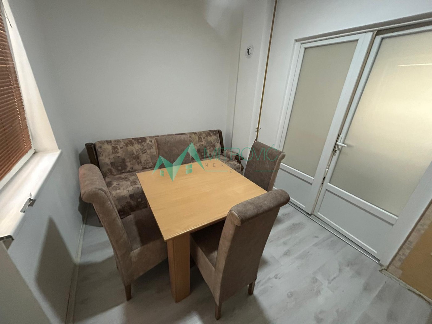 Stan Prodaja Veternik  40 m2