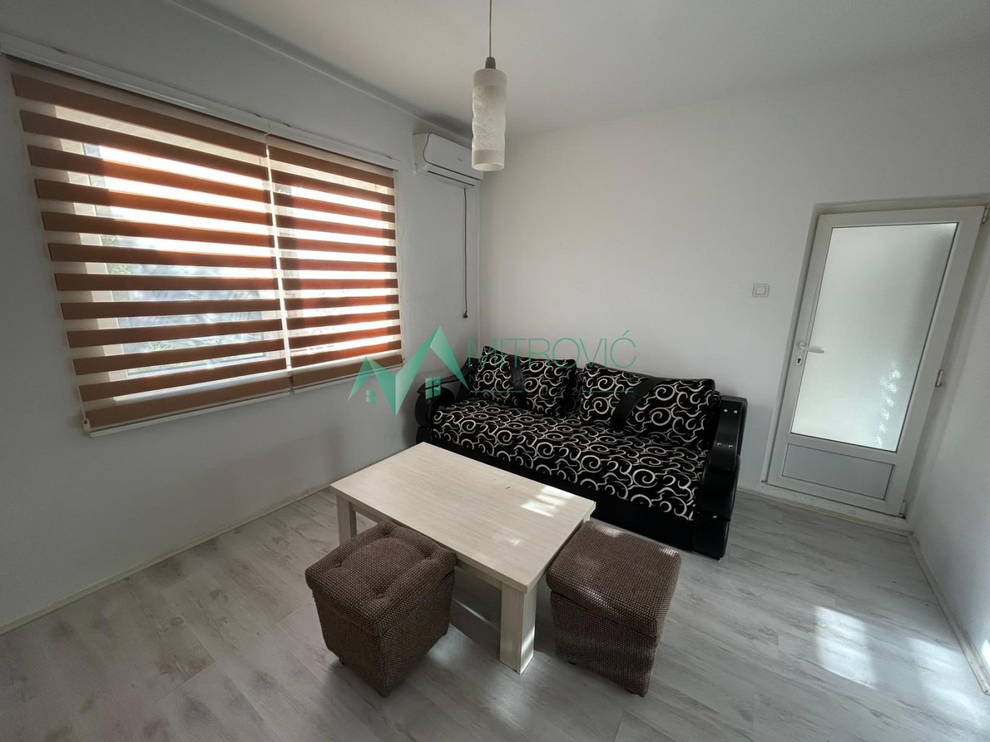 Stan Prodaja Veternik  40 m2