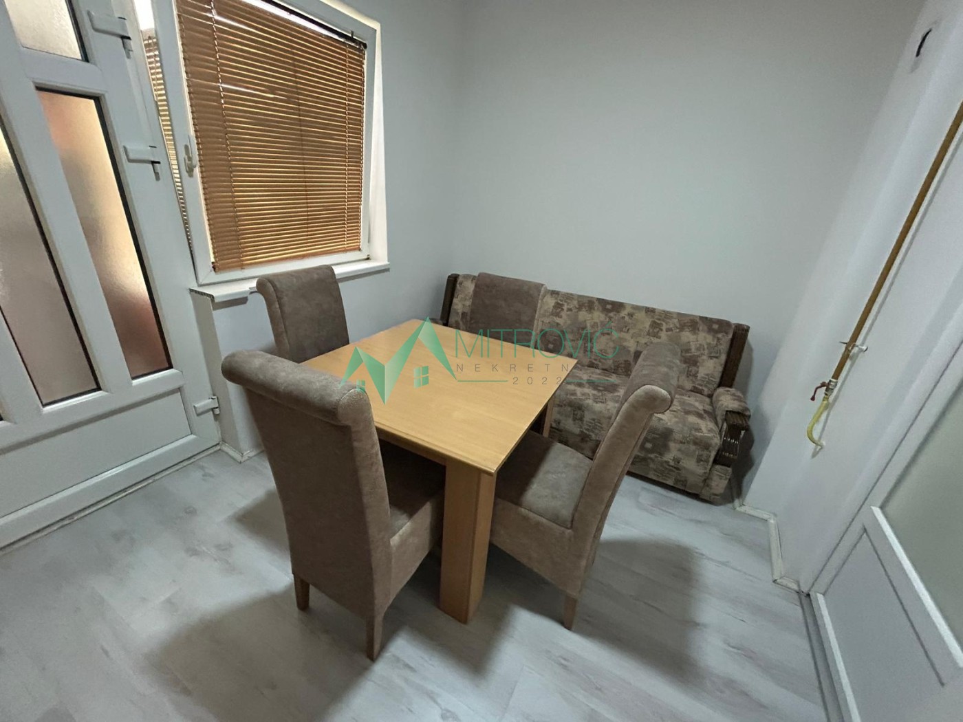 Stan Prodaja Veternik  40 m2