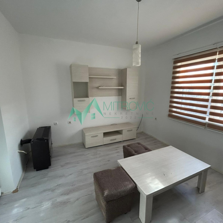 Stan Prodaja Veternik  40 m2