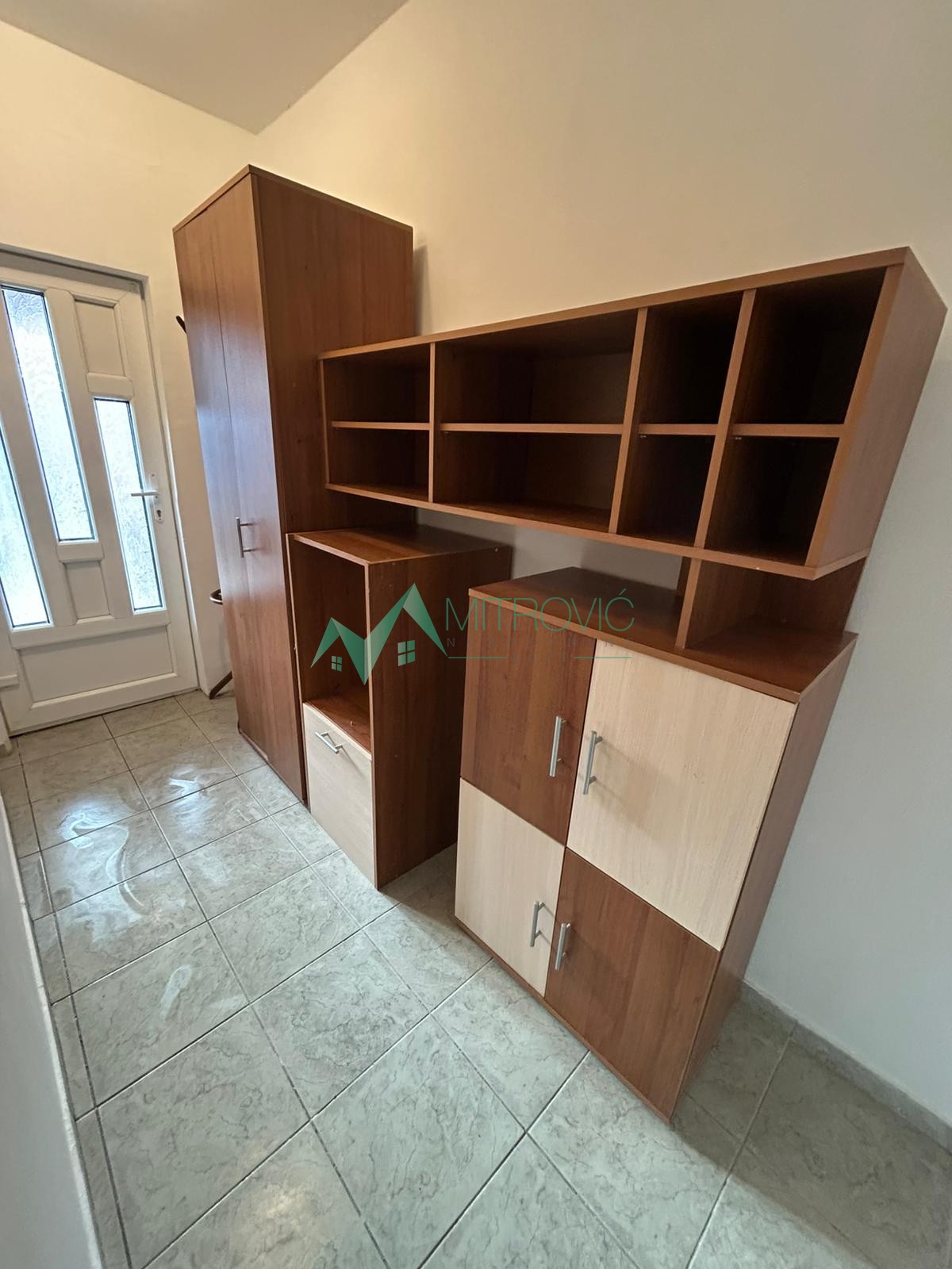 Stan Prodaja Veternik  40 m2
