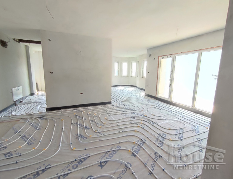 Lokal Izdavanje Novi Sad  300 m2