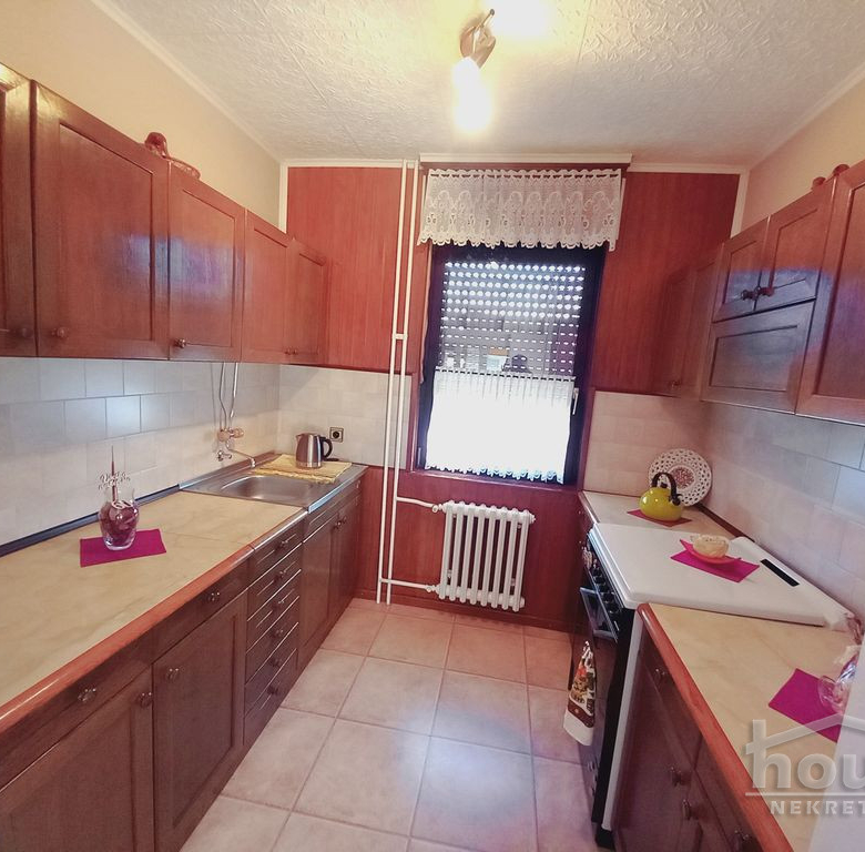 Kuća Prodaja Novi Sad  200 m2