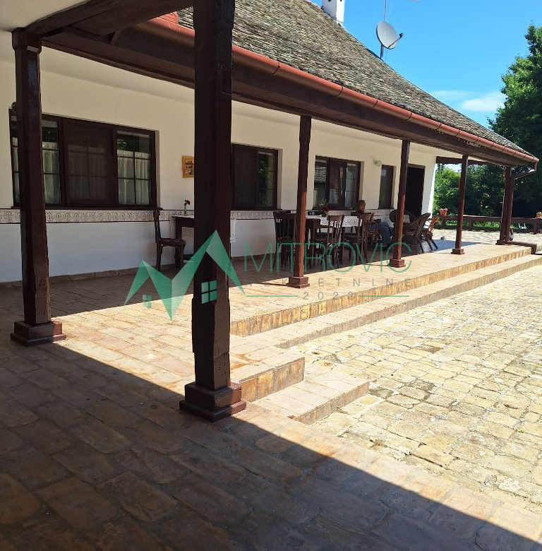 STAMBENO-POSLOVNI OBJEKAT U CENTRU BEGEČA – IDEALAN ZA RESTORAN, SALU ZA PROSLAVE I SVADBENE SVEČANOSTI