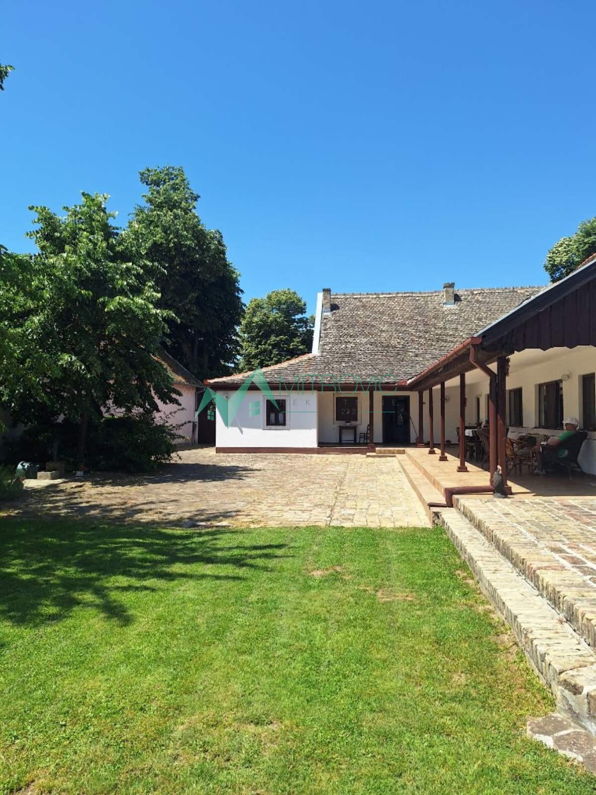 kuce-begeC-3000257-sv7wu STAMBENO-POSLOVNI OBJEKAT U CENTRU BEGEČA – IDEALAN ZA RESTORAN, SALU ZA PROSLAVE I SVADBENE SVEČANOSTI