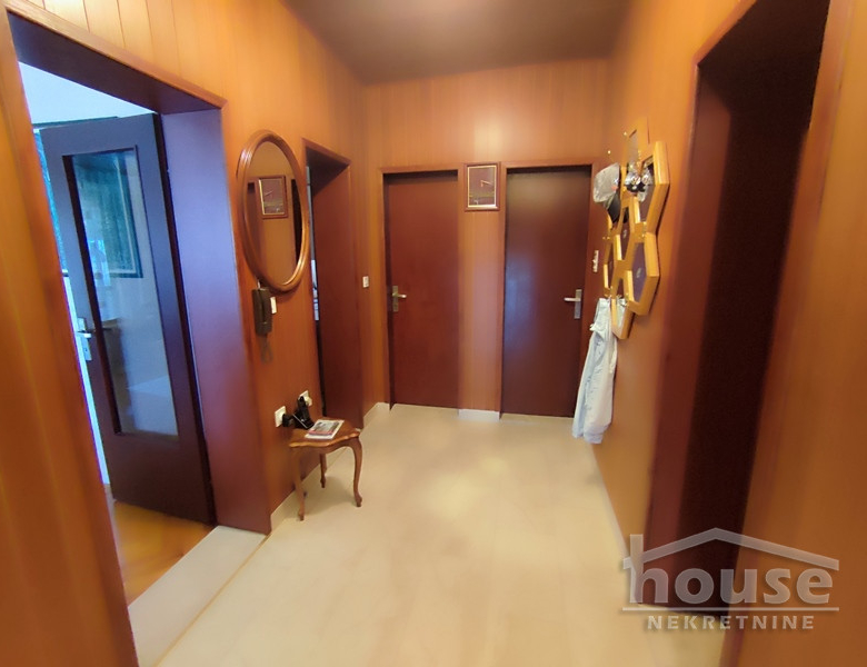 Kuća Prodaja Novi Sad  300 m2