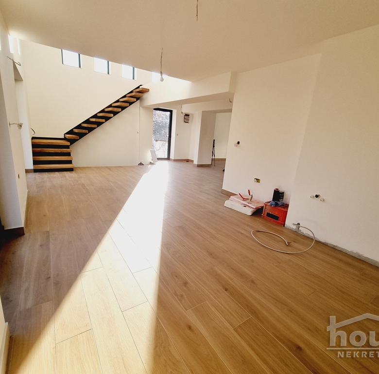 Kuća Prodaja Novi Sad  271 m2