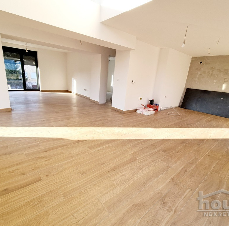 Kuća Prodaja Novi Sad  271 m2