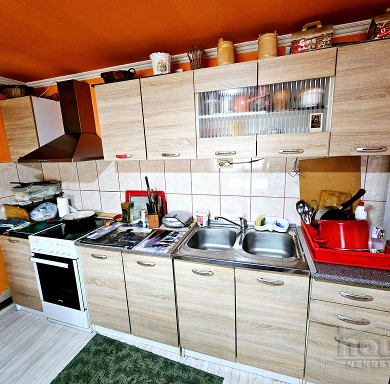 Kuća Prodaja Novi Sad  220 m2